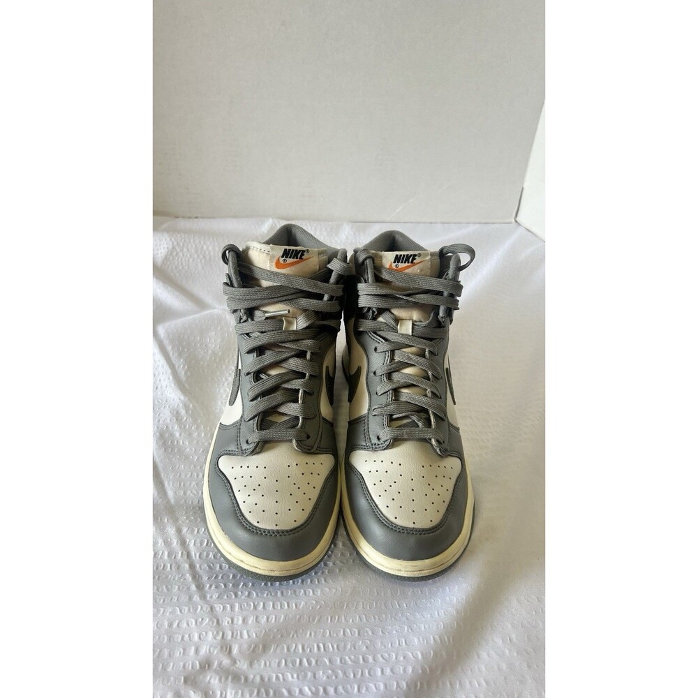 Nike Dunk High SE (GS) Retro Size 7Y Light Bone Tumbled Grey DM1028 001